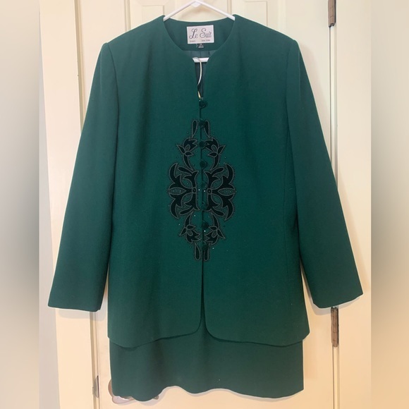 Vintage 1990’s Le Suit Green 2piece Wool Suit velvet appliqué size 14 - Picture 1 of 6